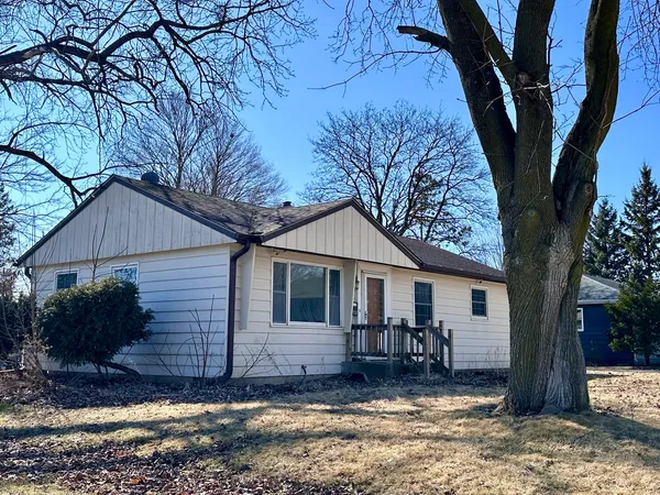 $189,900 | 938 East Garden Street, DeKalb, IL 60115
