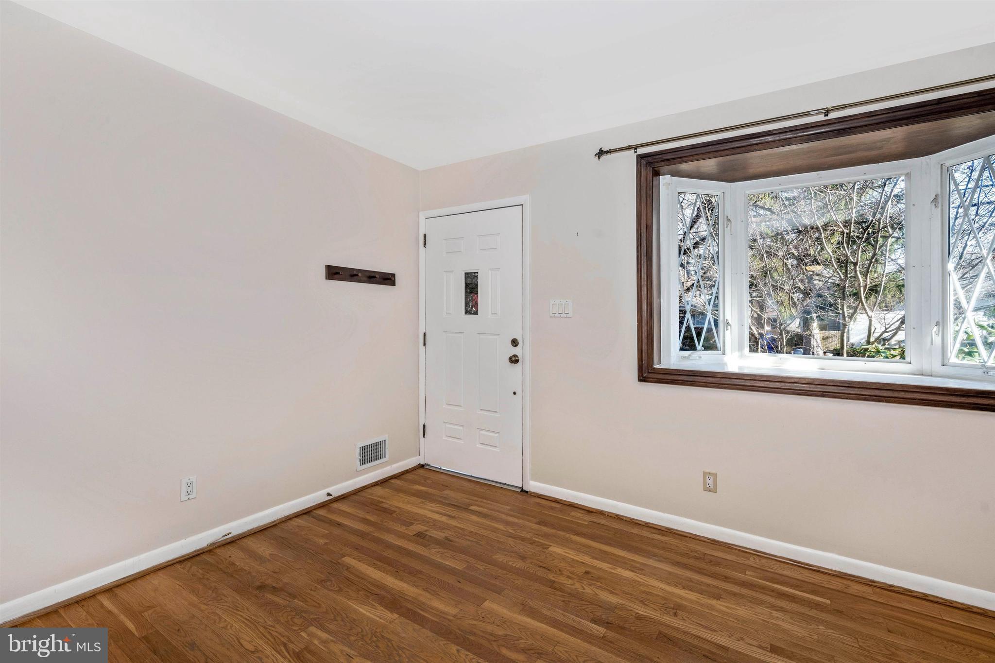 11218 Troy Road Rockville, MD 20852 - Photo 3 of 68 Gallery Image 3