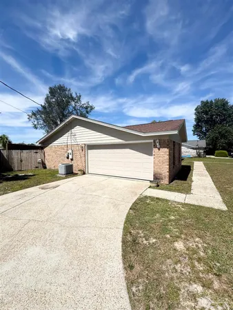 $2,100 | 10936 Oak Valley Drive, Pensacola, FL 32506