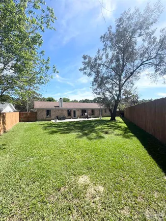 $2,100 | 10936 Oak Valley Drive, Pensacola, FL 32506
