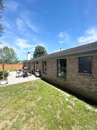 $2,100 | 10936 Oak Valley Drive, Pensacola, FL 32506