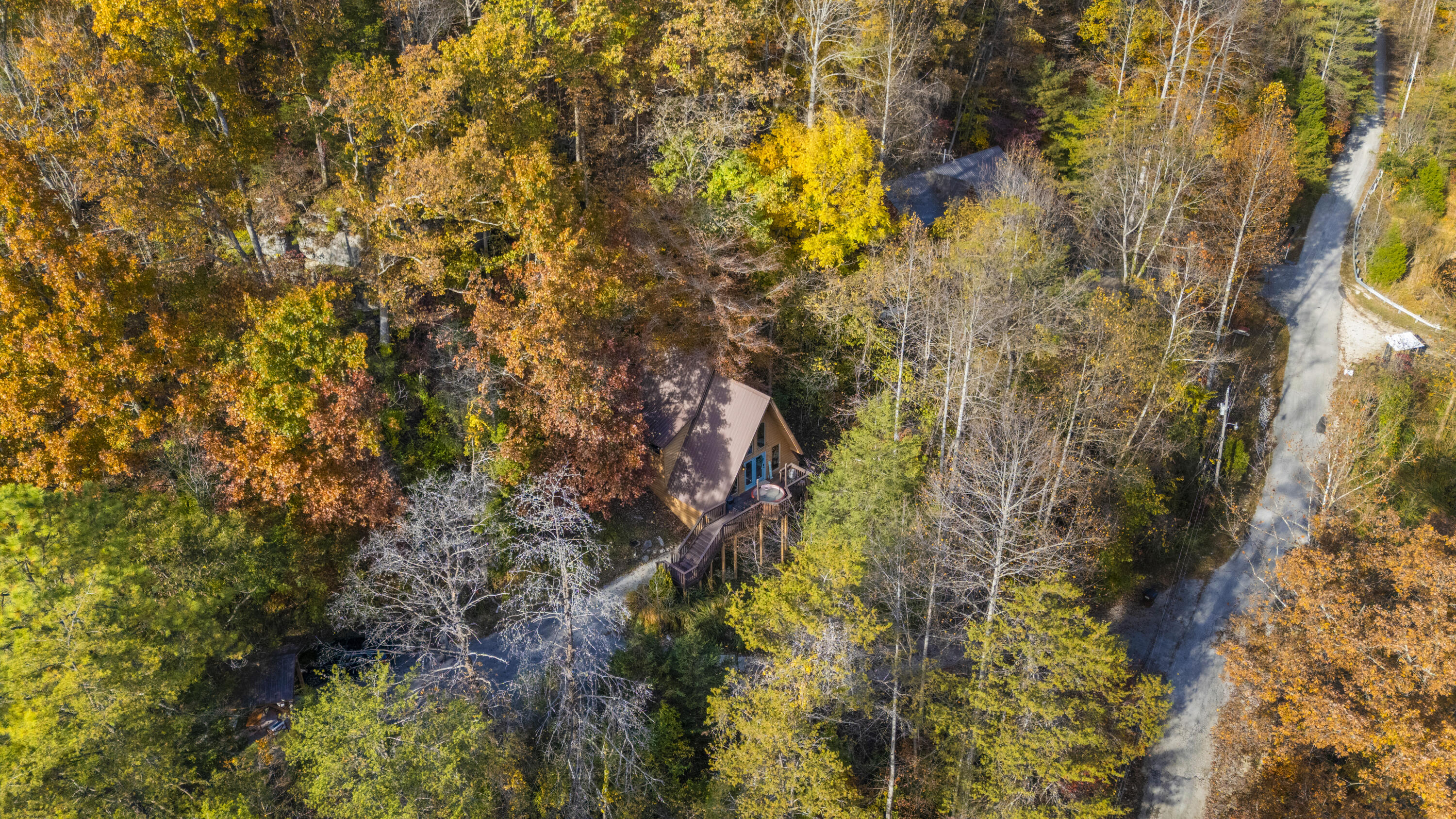 367 Robbie Ridge Road Stanton, KY 40380 - Photo 7 of 48 DJI_20251104152701_0043_D