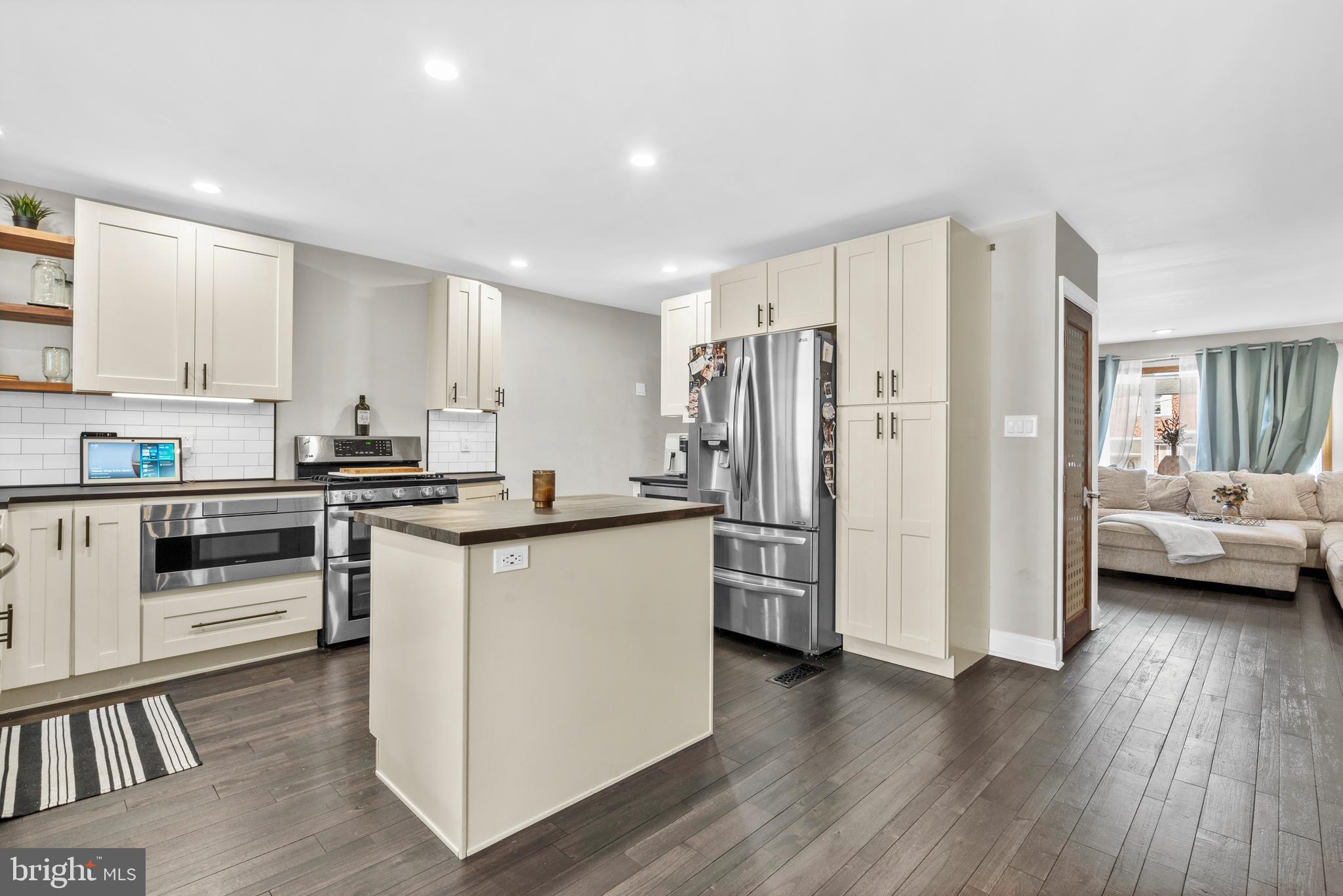 12449 Sweet Briar Road Philadelphia, PA 19154 - Photo 11 of 38 Gallery Image 11