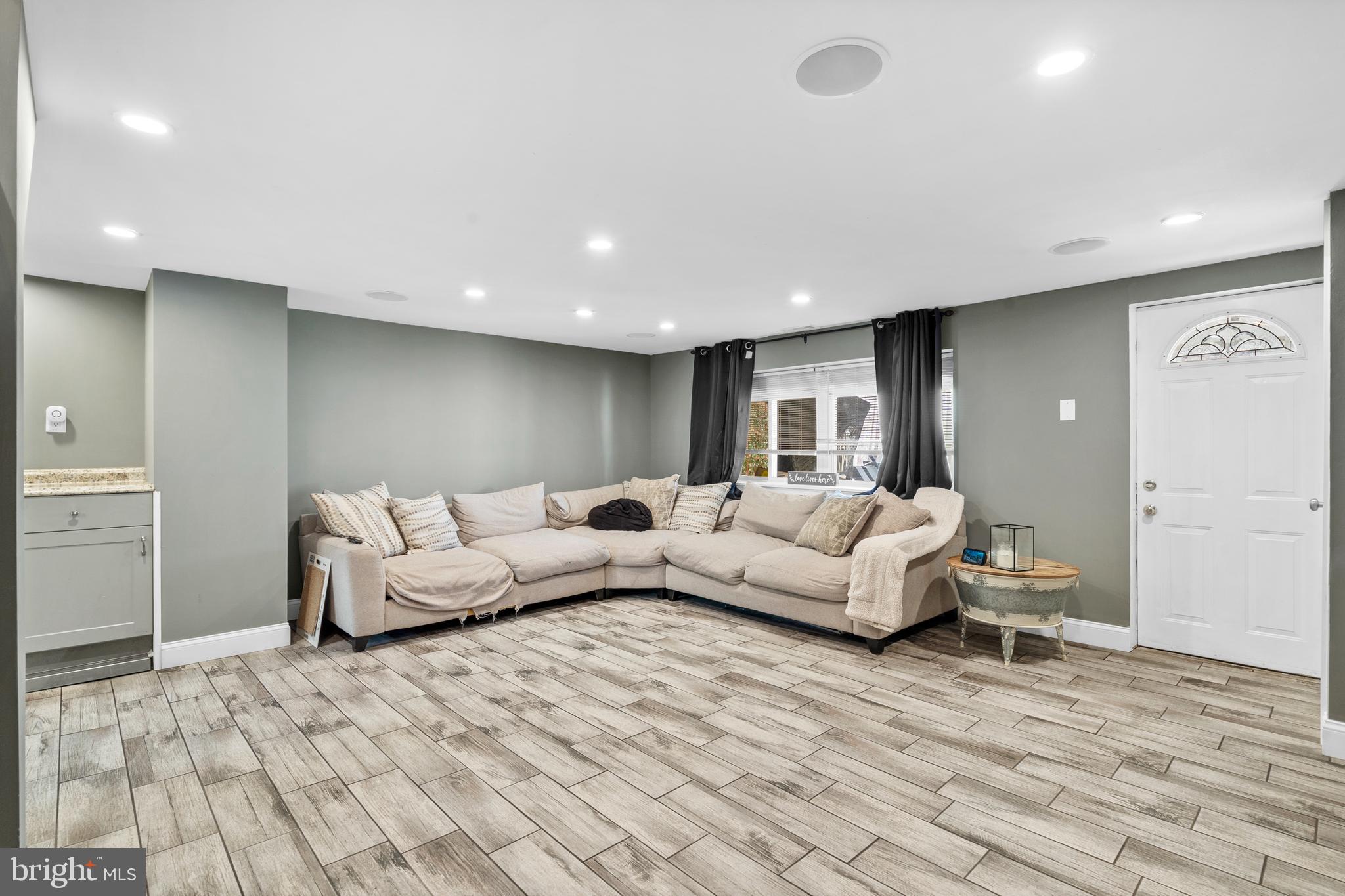 12449 Sweet Briar Road Philadelphia, PA 19154 - Photo 27 of 38 Gallery Image 27