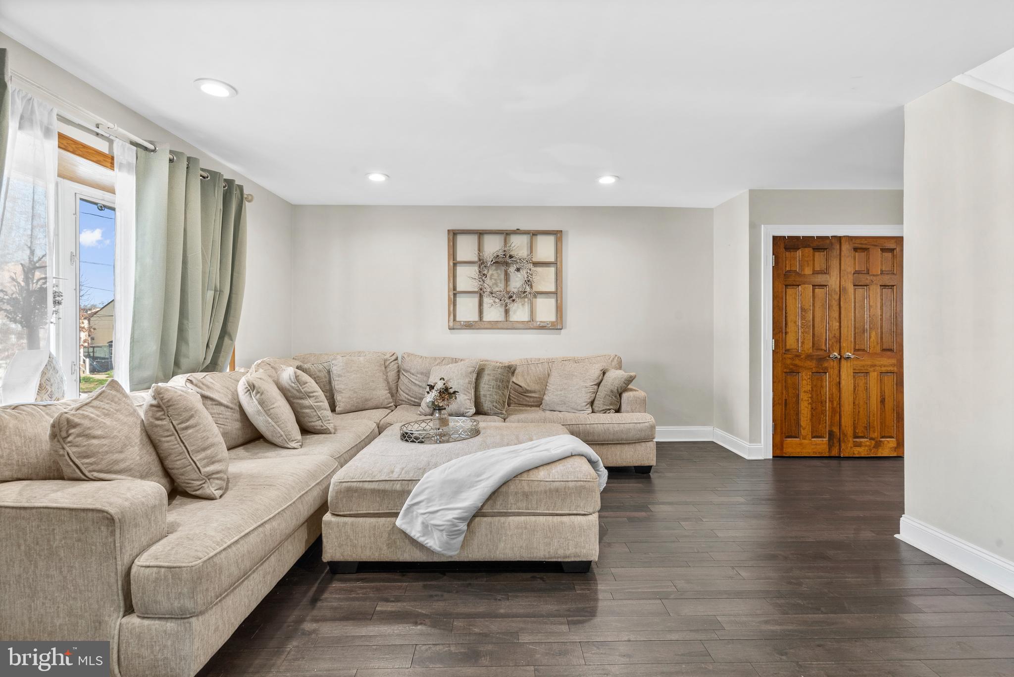 12449 Sweet Briar Road Philadelphia, PA 19154 - Photo 8 of 38 Gallery Image 8