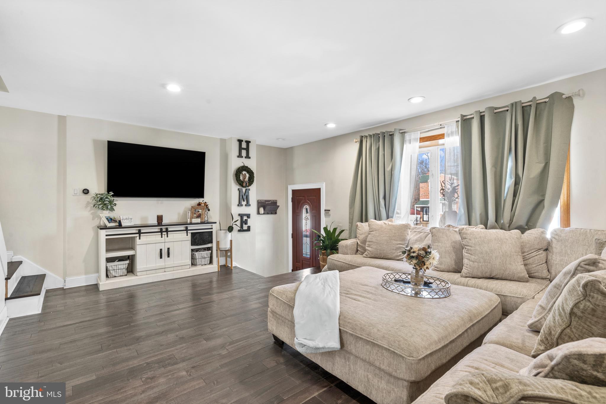 12449 Sweet Briar Road Philadelphia, PA 19154 - Photo 9 of 38 Gallery Image 9