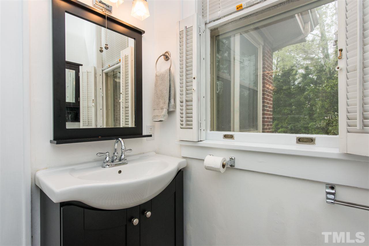 2216 Creston Road Raleigh, NC 27608 - Photo 14 of 21