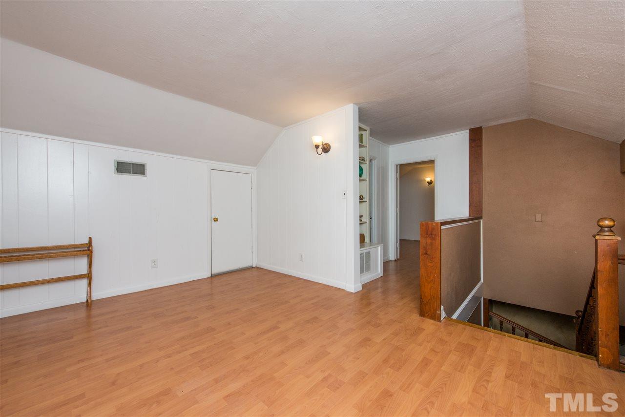 2216 Creston Road Raleigh, NC 27608 - Photo 16 of 21
