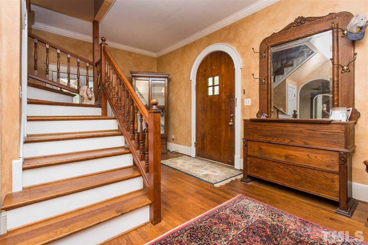 2216 Creston Road Raleigh, NC 27608 - Photo 3 of 21