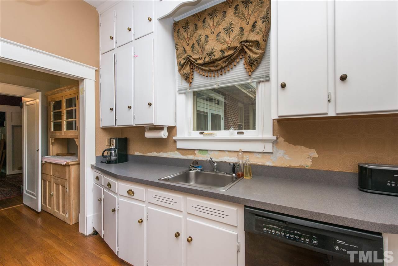 2216 Creston Road Raleigh, NC 27608 - Photo 8 of 21