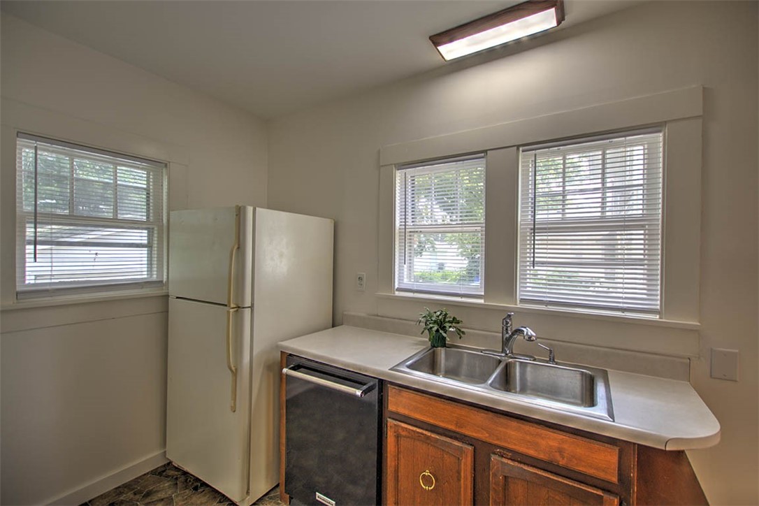 246 North Taylor Avenue Decatur, IL 62522 - Photo 16 of 32