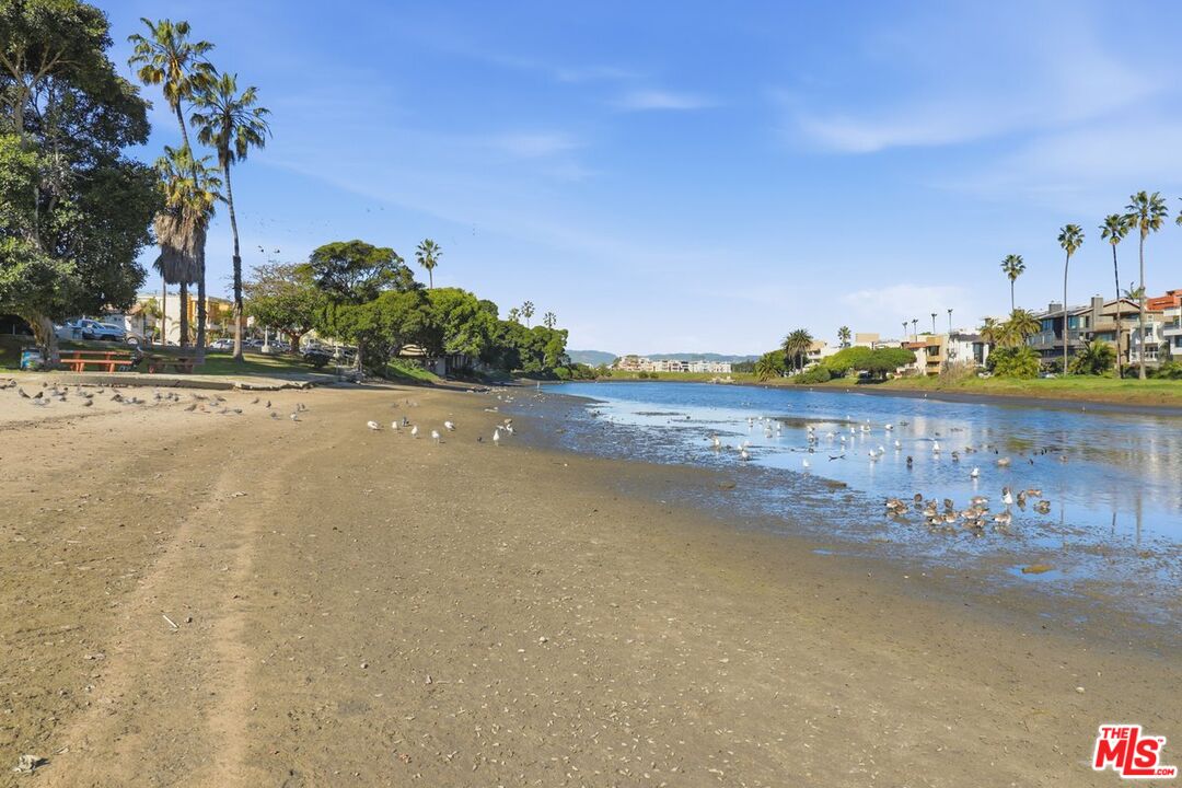 6400 Pacific Avenue, Unit 304 Playa del Rey, CA 90293 - Photo 25 of 56