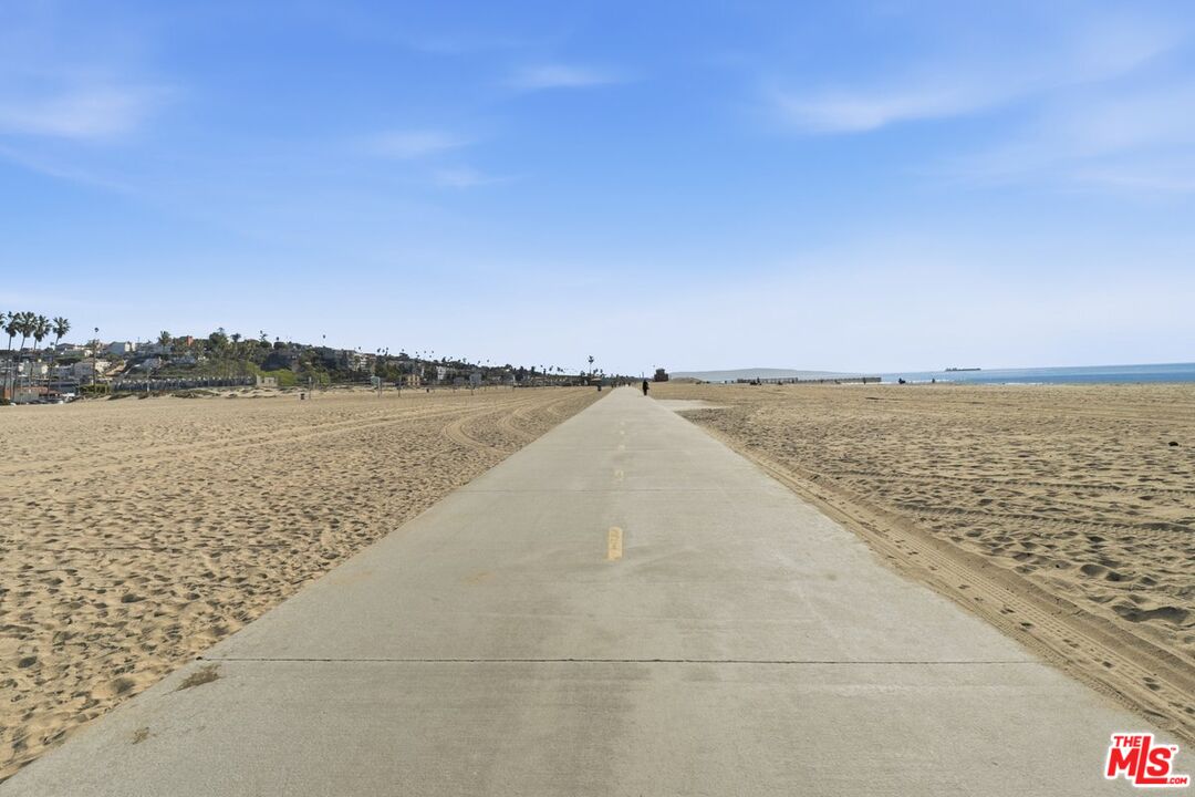 6400 Pacific Avenue, Unit 304 Playa del Rey, CA 90293 - Photo 28 of 56