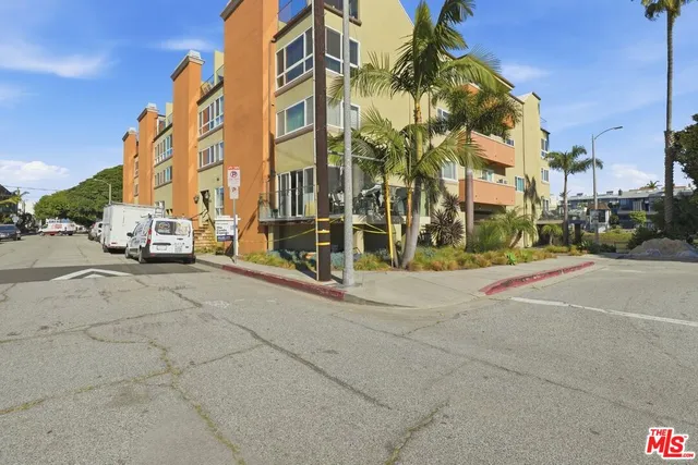$6,900 | 6400 Pacific Avenue, Unit 304, Playa del Rey, CA 90293