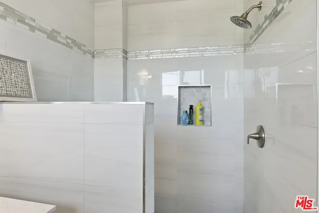 $6,900 | 6400 Pacific Avenue, Unit 304, Playa del Rey, CA 90293