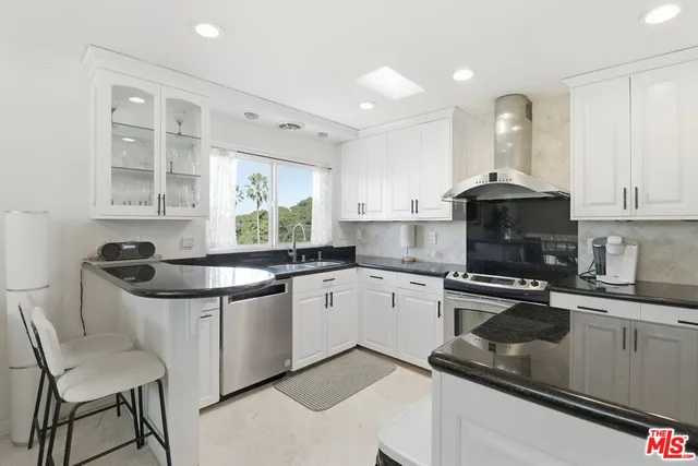 $6,900 | 6400 Pacific Avenue, Unit 304, Playa del Rey, CA 90293