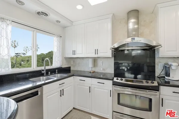 $6,500 | 6400 Pacific Avenue, Unit 304, Playa del Rey, CA 90293