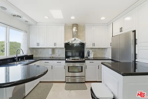 $6,500 | 6400 Pacific Avenue, Unit 304, Playa del Rey, CA 90293