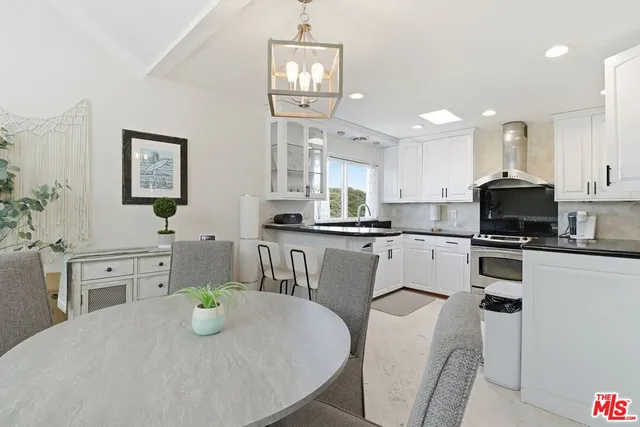 $6,900 | 6400 Pacific Avenue, Unit 304, Playa del Rey, CA 90293