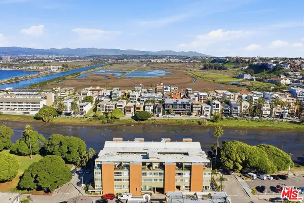 $6,500 | 6400 Pacific Avenue, Unit 304, Playa del Rey, CA 90293