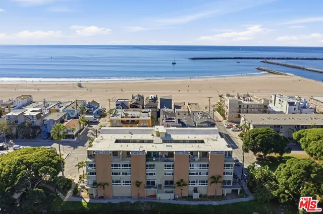 $6,900 | 6400 Pacific Avenue, Unit 304, Playa del Rey, CA 90293