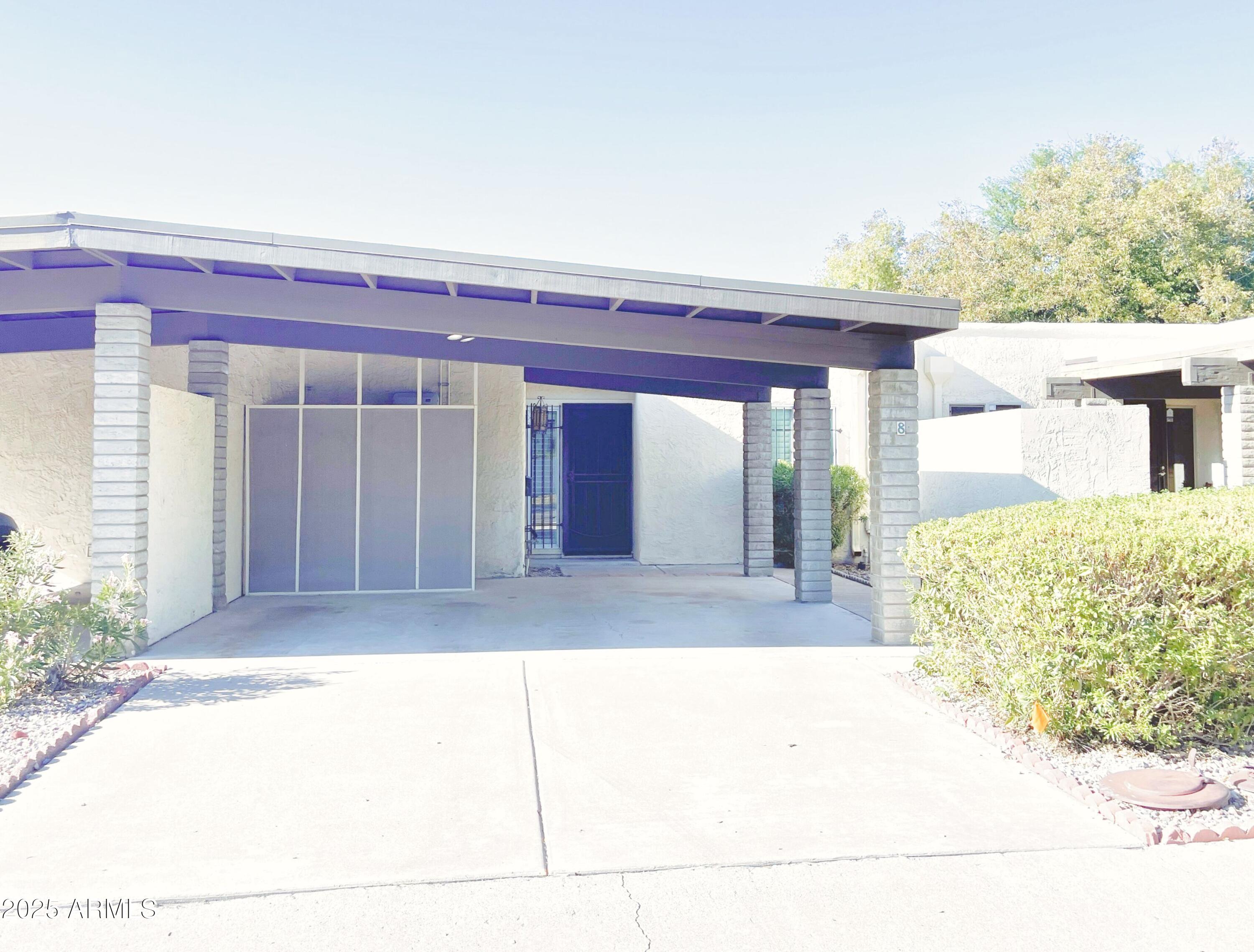 8 West Griswold Road Phoenix, AZ 85021 - Photo 2 of 22 a view of entrance front of house