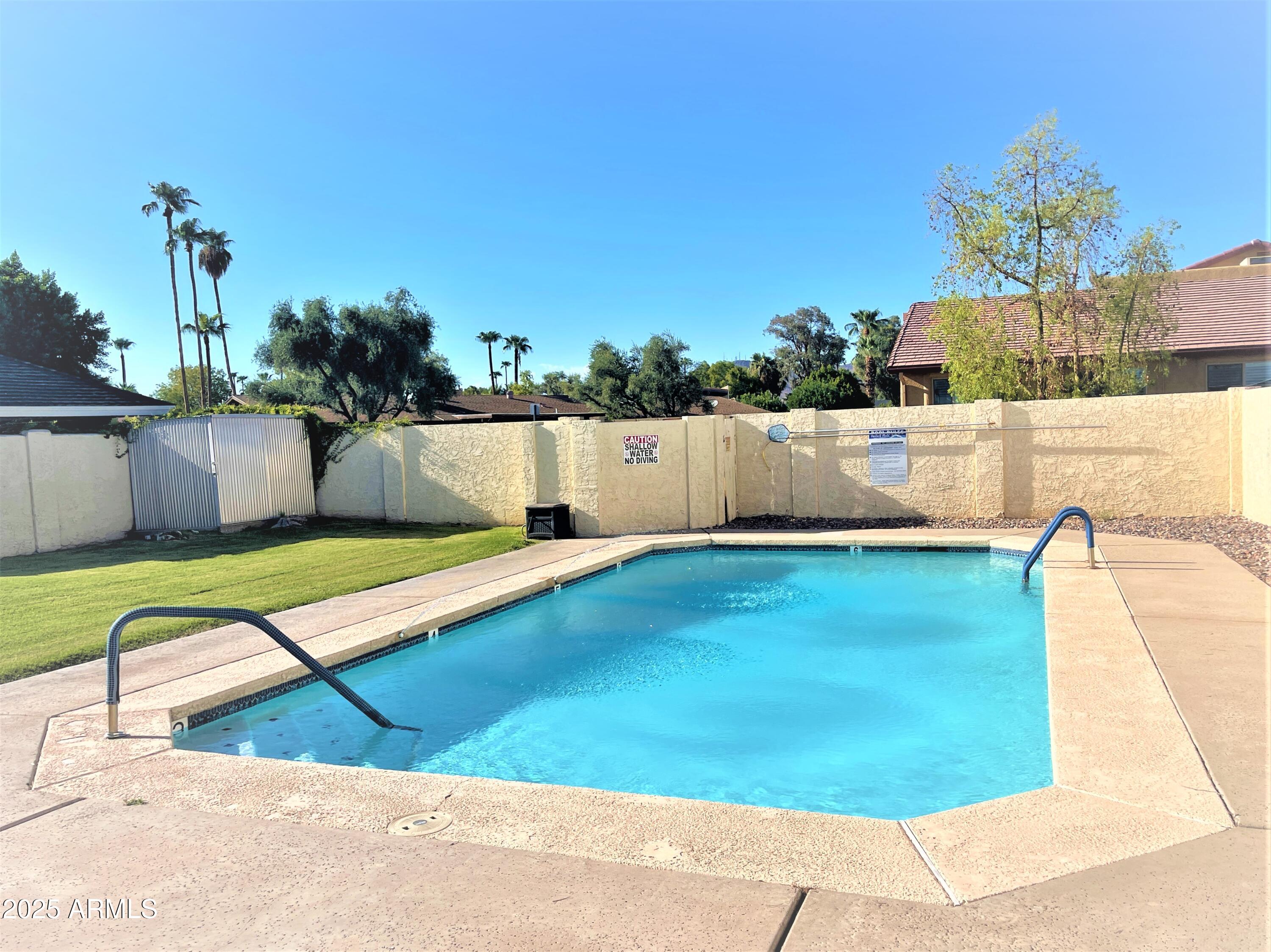 8 West Griswold Road Phoenix, AZ 85021 - Photo 22 of 22 a view of a pool