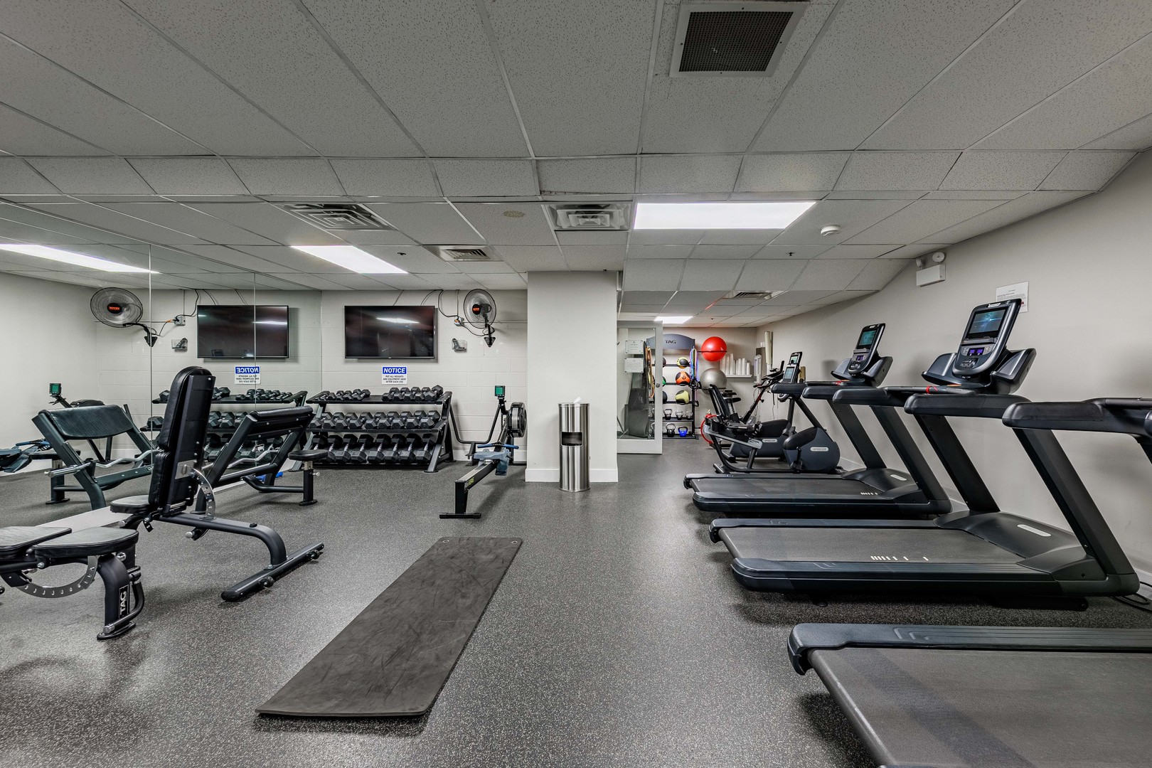 40 East 9th Street, Unit 1804 Chicago, IL 60605 - Photo 19 of 19
