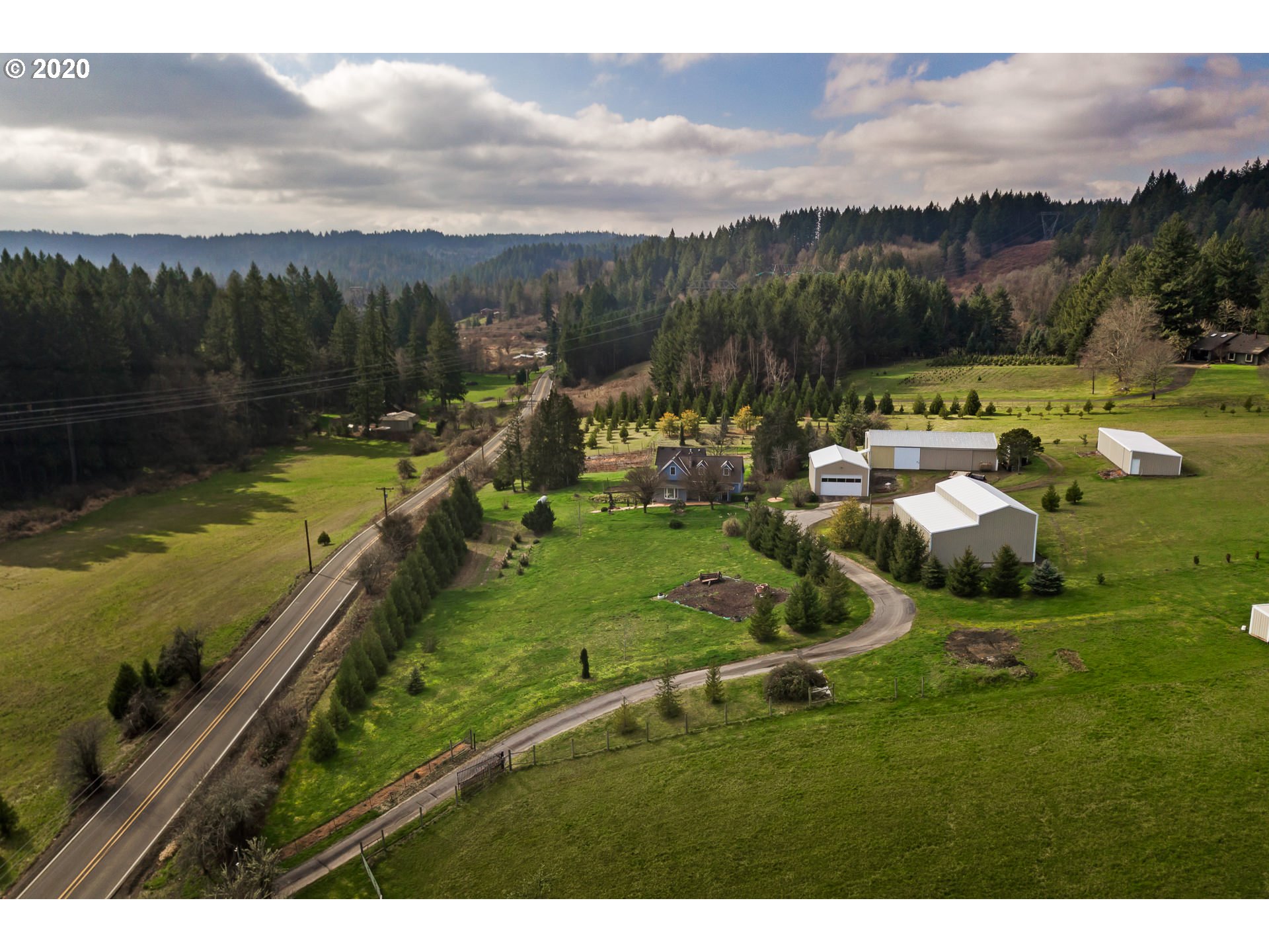 18833 South Henrici Road Oregon City, OR 97045 - Photo 1 of 32 Gallery Image 1