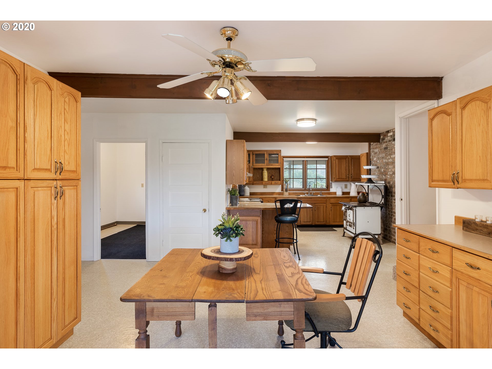 18833 South Henrici Road Oregon City, OR 97045 - Photo 14 of 32 Gallery Image 14