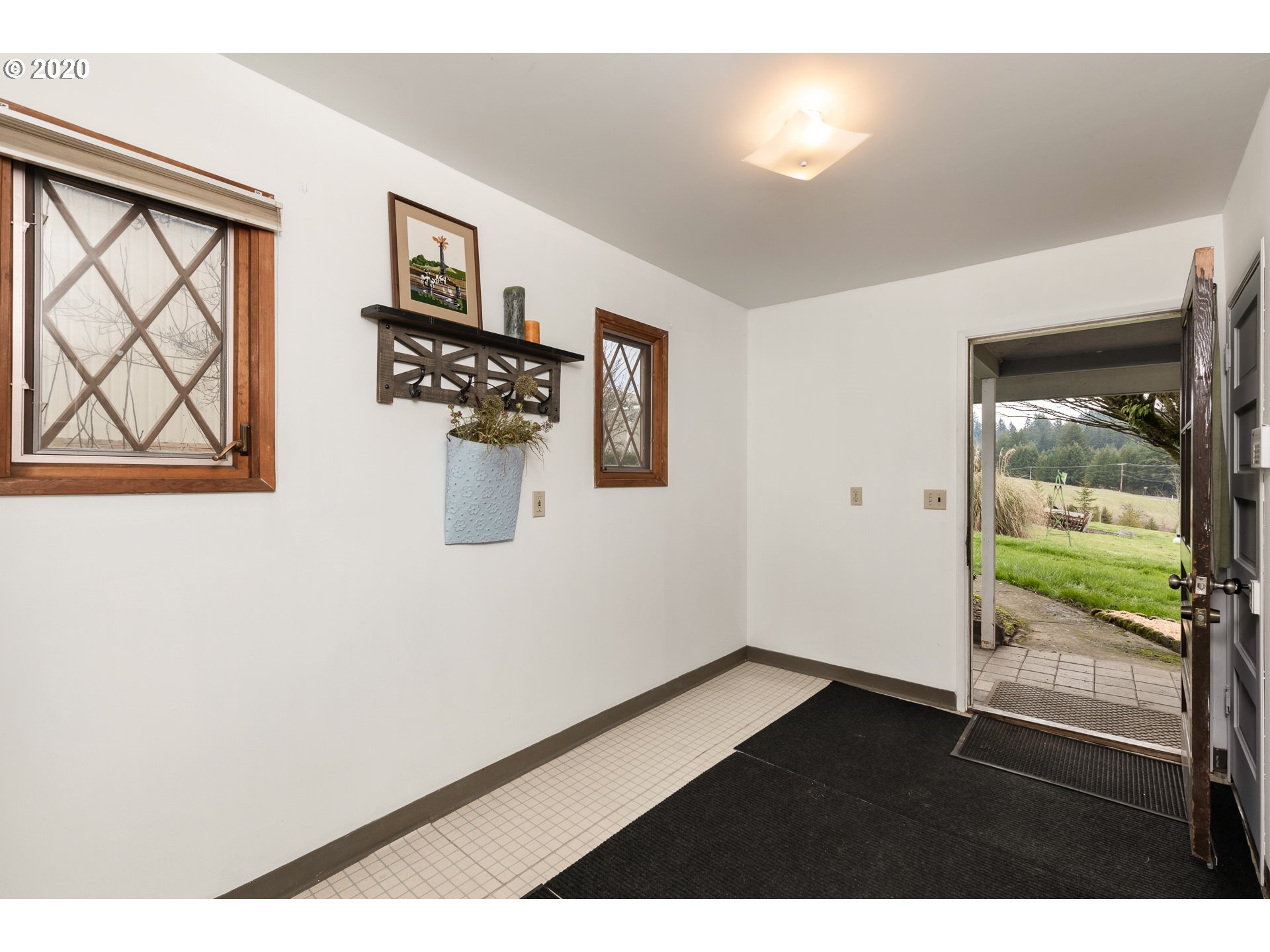18833 South Henrici Road Oregon City, OR 97045 - Photo 15 of 32 Gallery Image 15