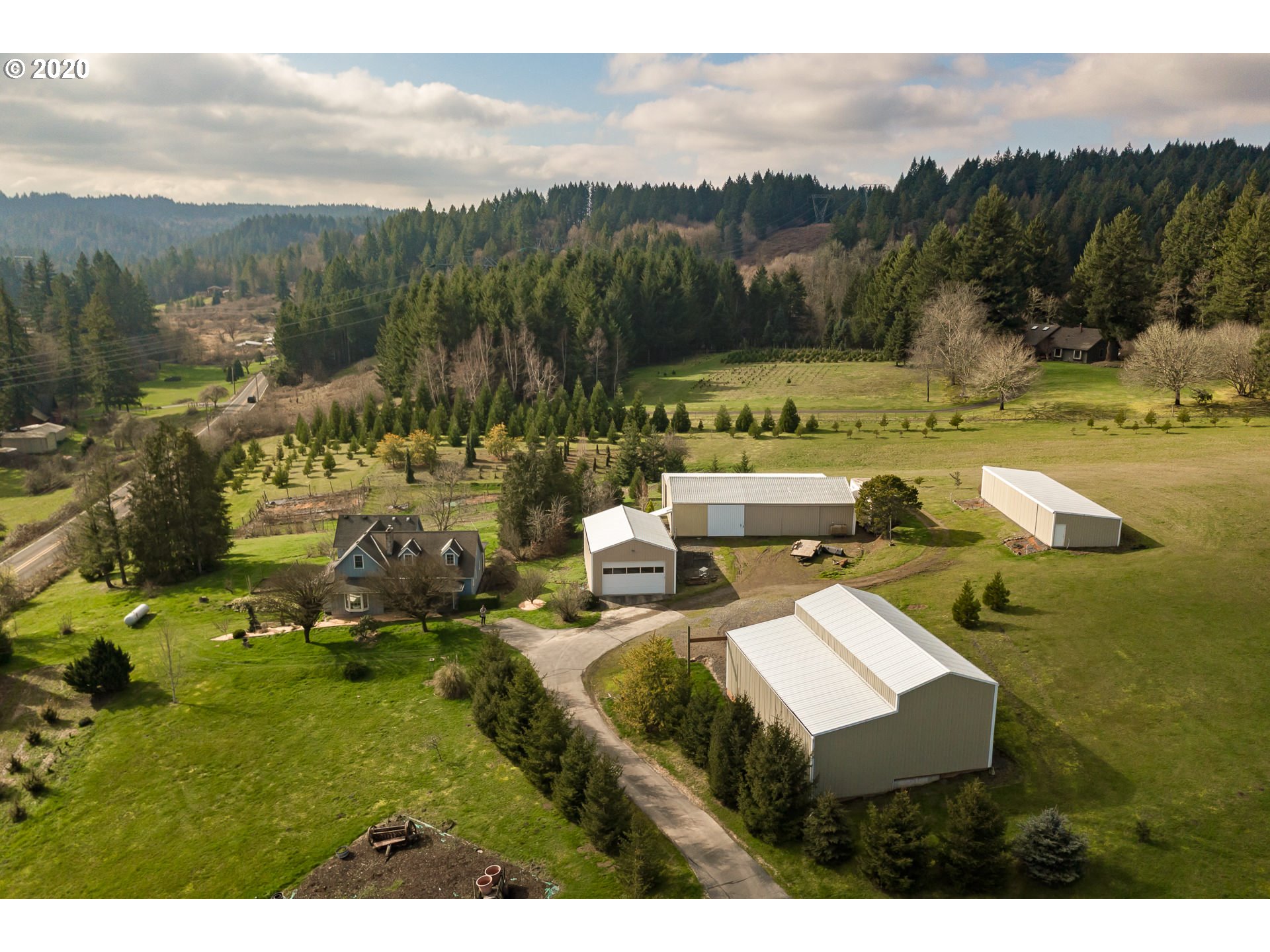 18833 South Henrici Road Oregon City, OR 97045 - Photo 3 of 32 Gallery Image 3