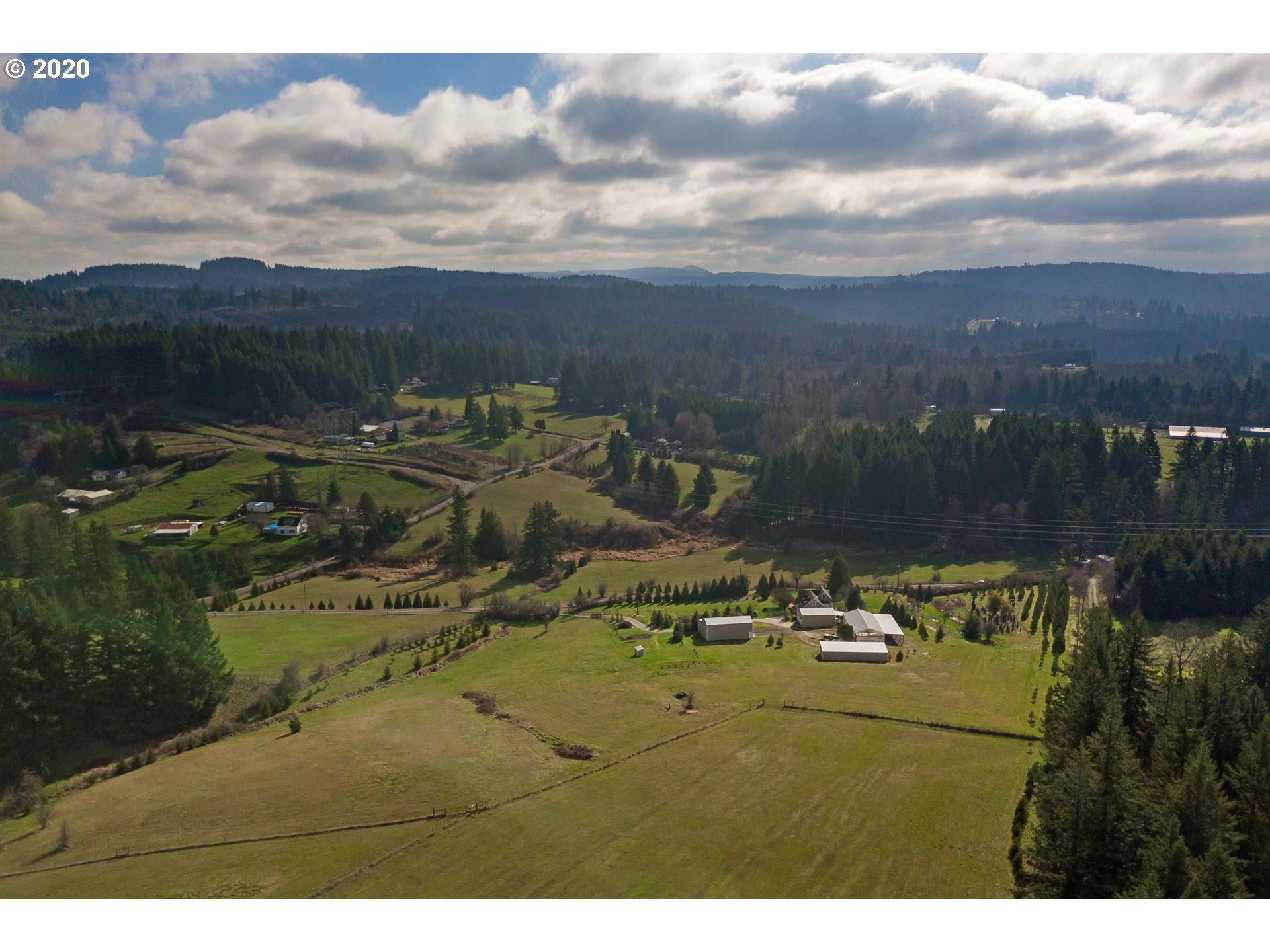 18833 South Henrici Road Oregon City, OR 97045 - Photo 7 of 32 Gallery Image 7