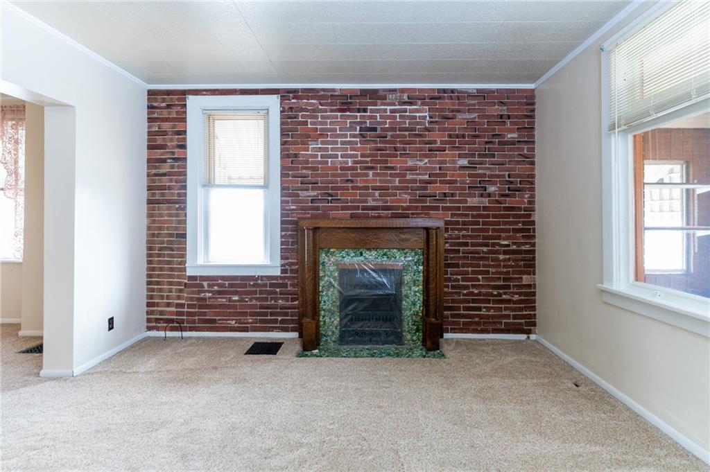 451 Ohio Avenue Rochester, PA 15074 - Photo 3 of 17 an empty room with windows