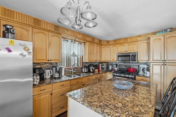 $399,000 | 31 Sachem Street, Fall River, MA 02724