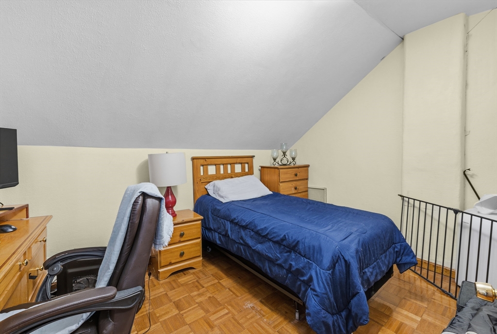 31 Sachem Street Fall River, MA 02724 - Photo 21 of 26