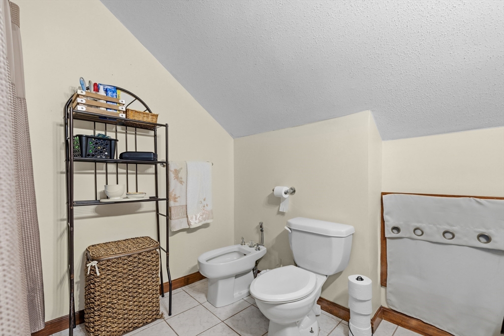 31 Sachem Street Fall River, MA 02724 - Photo 23 of 26