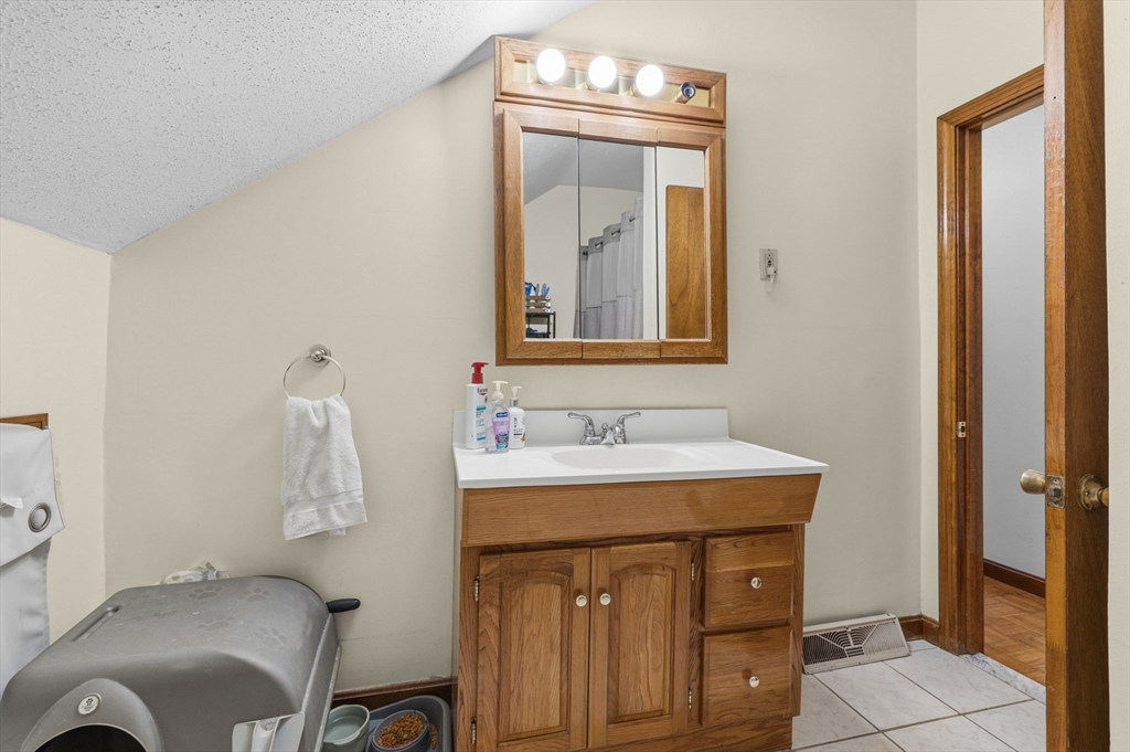 31 Sachem Street Fall River, MA 02724 - Photo 24 of 26