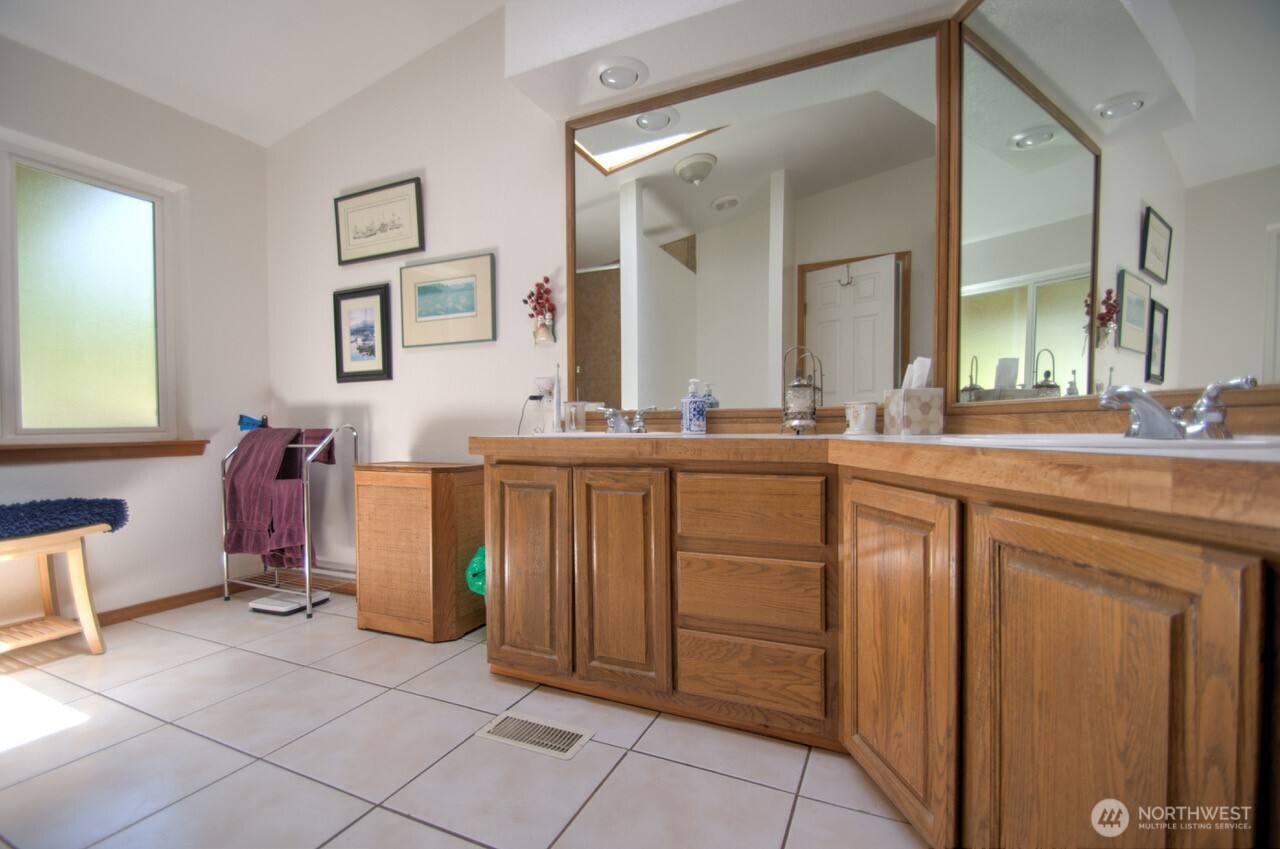 8316 176th Avenue Southwest Rochester, WA 98579 - Photo 17 of 33