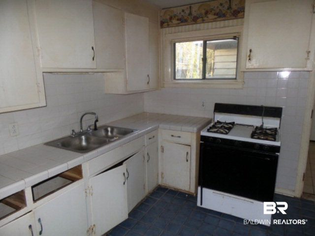 1700 Hurtel Street Mobile, AL 36605 - Photo 4 of 11