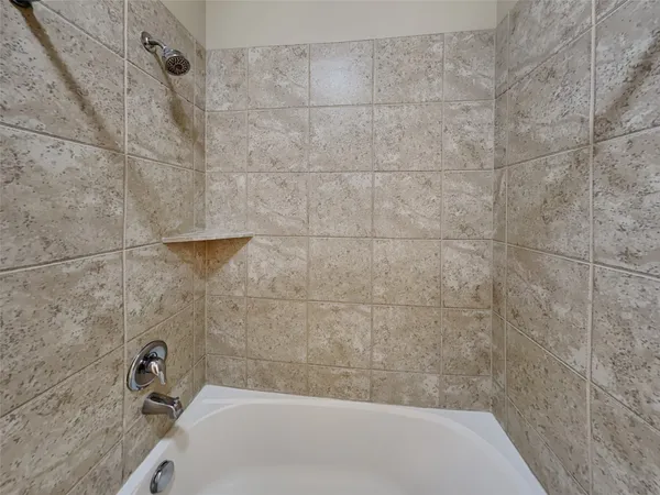 $2,370 | 7446 Durango Creek Drive, Magnolia, TX 77354
