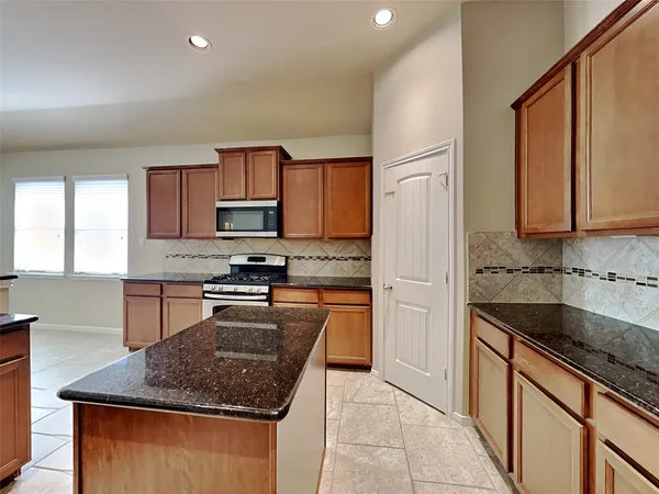 $2,370 | 7446 Durango Creek Drive, Magnolia, TX 77354
