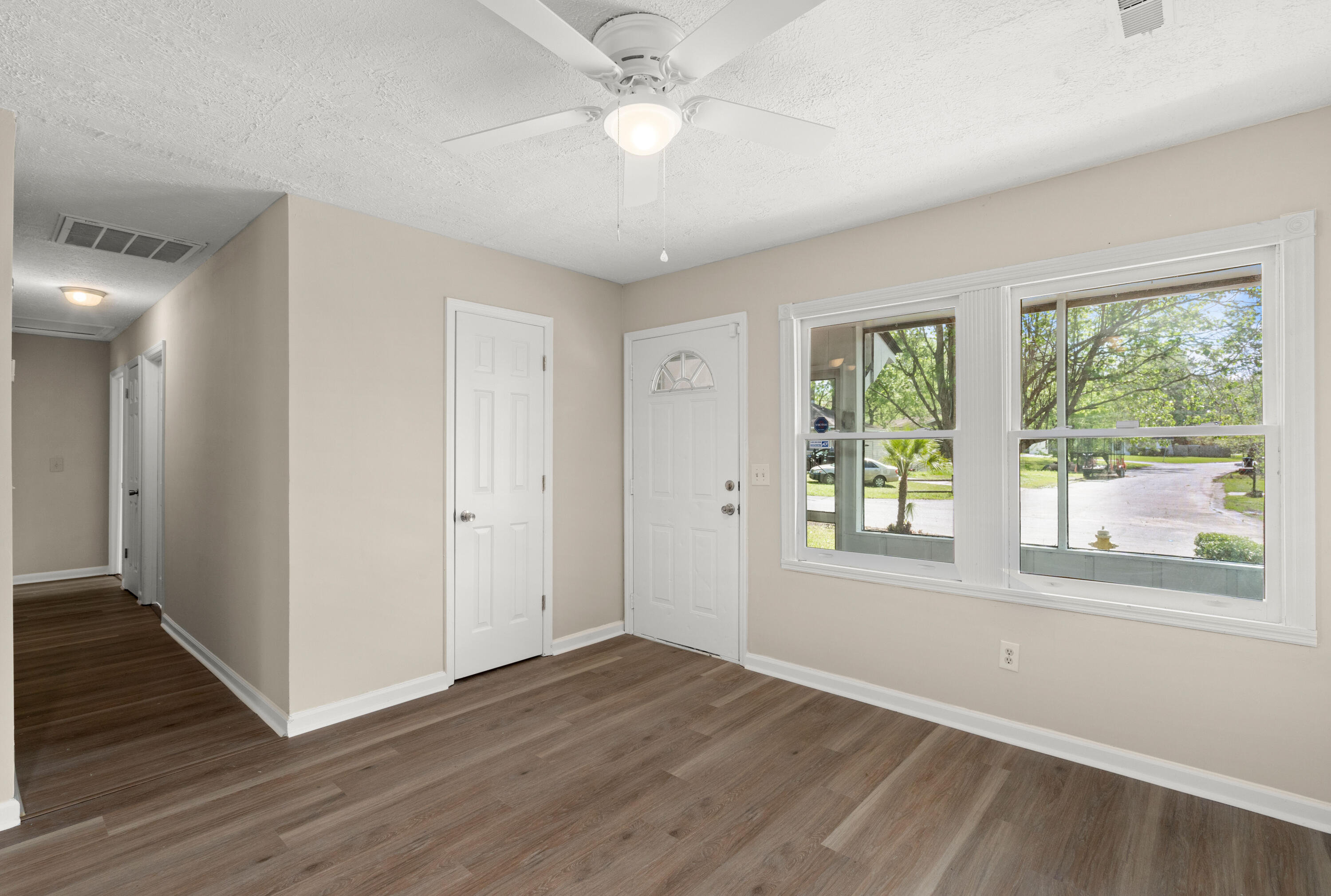 28 Bonnie Burn Road Goose Creek, SC 29445 - Photo 9 of 26 9