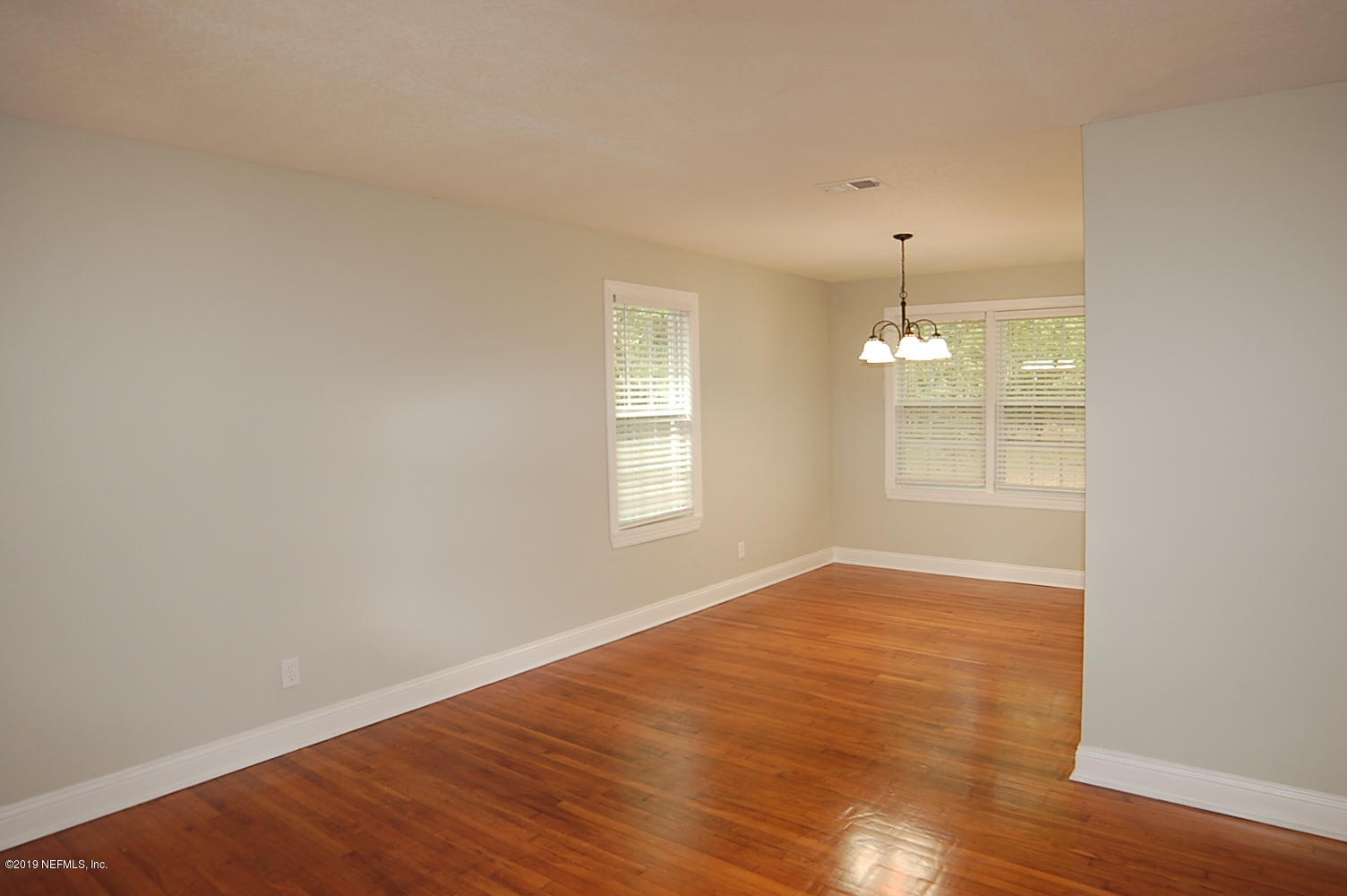 5614 Nettie Road Jacksonville, FL 32207 - Photo 5 of 31 5 living