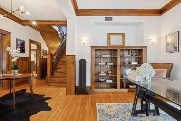 $1,300,000 | 1912 Irving Avenue South, Minneapolis, MN 55403