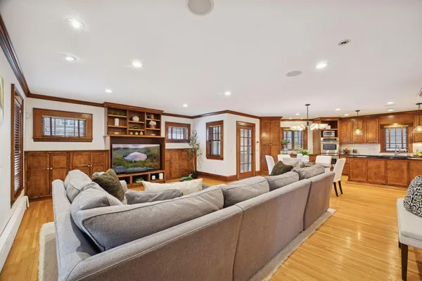$1,300,000 | 1912 Irving Avenue South, Minneapolis, MN 55403