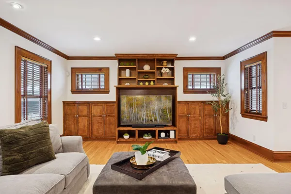 $1,300,000 | 1912 Irving Avenue South, Minneapolis, MN 55403