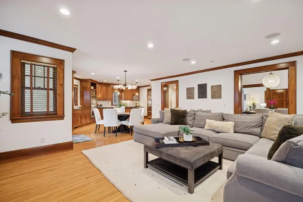 $1,300,000 | 1912 Irving Avenue South, Minneapolis, MN 55403