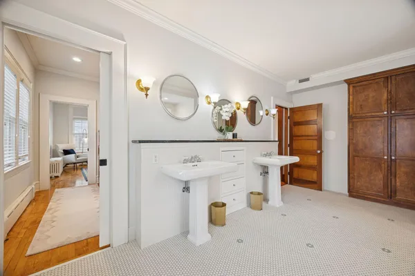 $1,300,000 | 1912 Irving Avenue South, Minneapolis, MN 55403