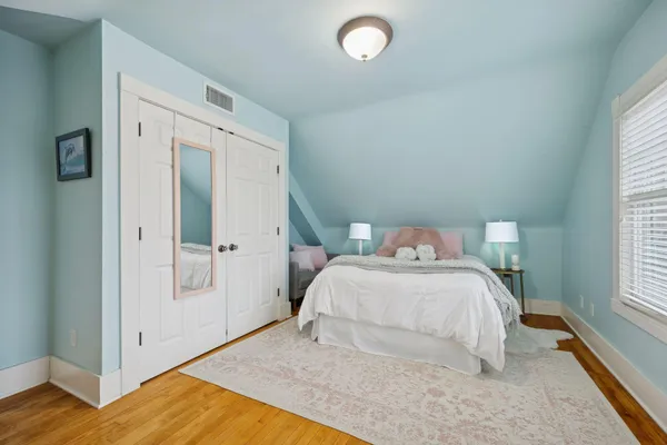 $1,300,000 | 1912 Irving Avenue South, Minneapolis, MN 55403